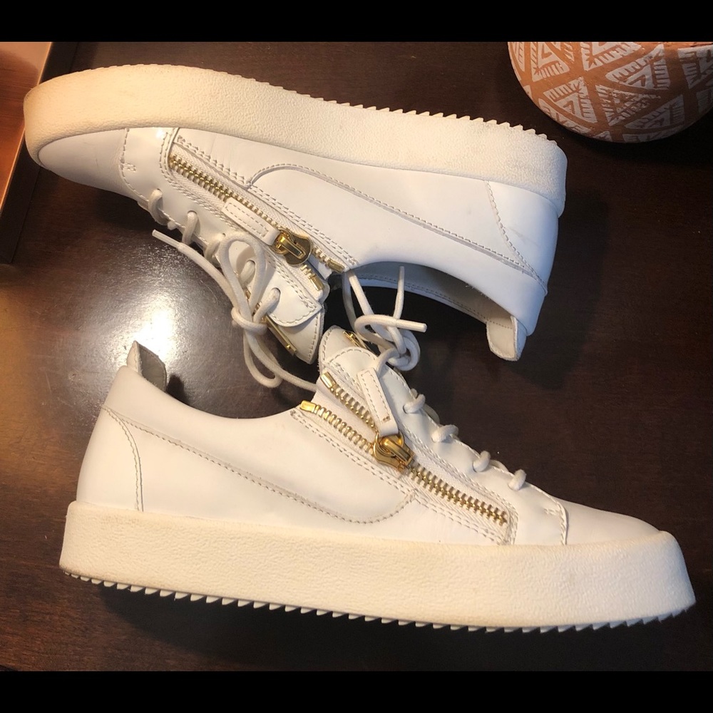 ❌❌❌White and Gold Women’s Giuseppe Zanotti Shoes❌❌❌ - Picture 5 of 10
